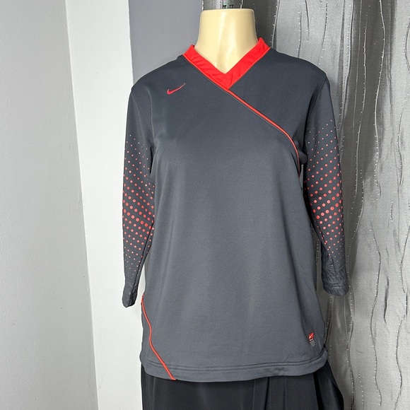 Nike Tops - Nike Women’s Dri-Fit Sz M Gray V-Neck 3/4 Sleeve Athletic T-Shirt